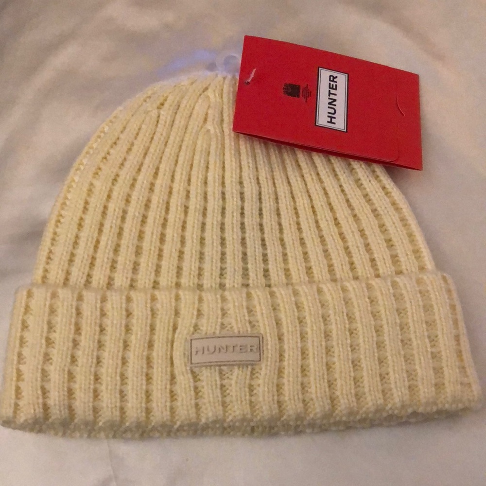 Hunter Cable Knit Cuff Beanie Hat Color White Willow OS Tonal Logo NWT